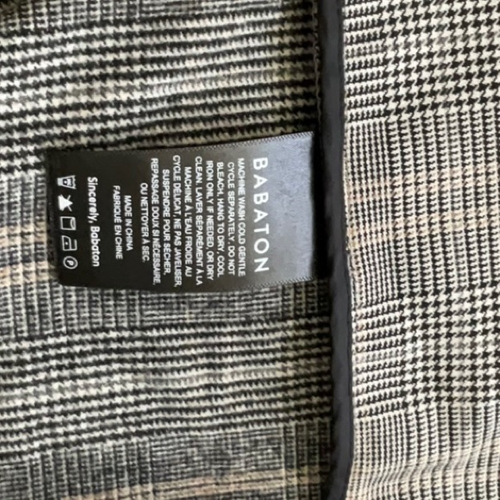 STUNNING Babaton Classic Gray Plaid Blazer Size 8 - Picture 7 of 8